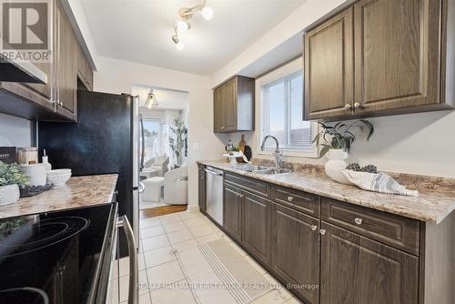 1182 Attersley Drive, Oshawa, ON - Indoor Photo Showing Kitchen With Double Sink