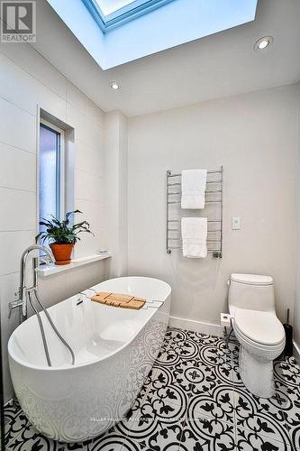 58 Fern Avenue, Toronto, ON - Indoor Photo Showing Bathroom