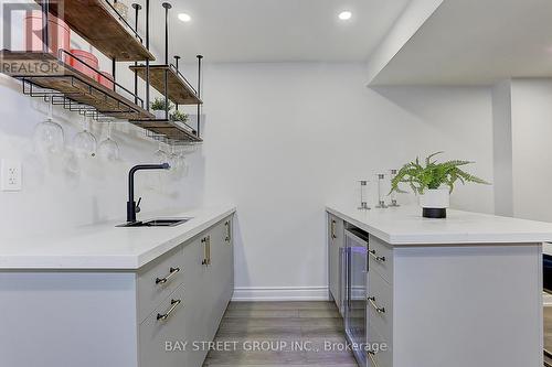 146 Petgor Path, Oakville, ON - Indoor Photo Showing Kitchen