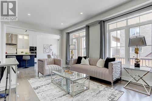 146 Petgor Path, Oakville, ON - Indoor Photo Showing Living Room