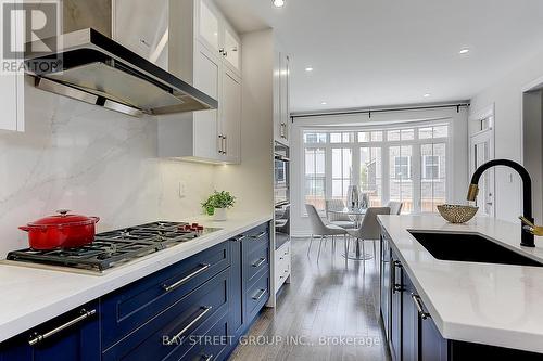 146 Petgor Path, Oakville, ON - Indoor Photo Showing Kitchen With Upgraded Kitchen