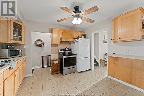 5660 Baldwin Avenue, Windsor, ON - Indoor Photo Showing Kitchen