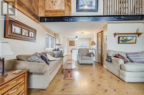 18170 Erie Shore Drive, Blenheim, ON - Indoor Photo Showing Living Room