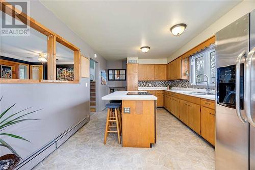 4715 Lakeside Street, Plympton-Wyoming, ON - Indoor Photo Showing Kitchen With Double Sink