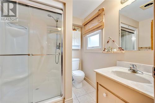 4715 Lakeside Street, Plympton-Wyoming, ON - Indoor Photo Showing Bathroom