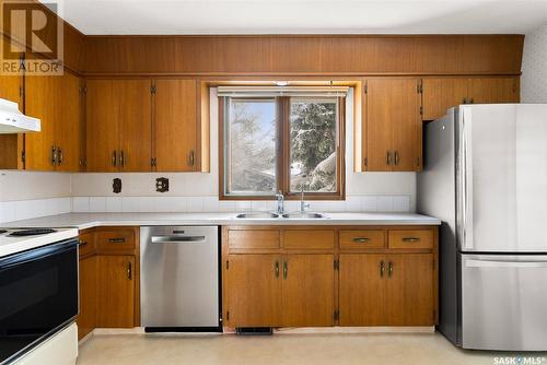 27 Laubach Avenue, Regina, SK - Indoor Photo Showing Kitchen With Double Sink