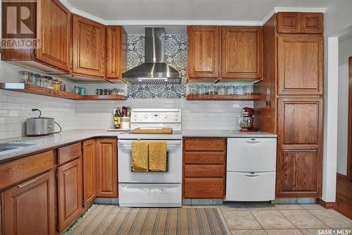 134 Silverwood Road, Saskatoon, SK - Indoor Photo Showing Kitchen