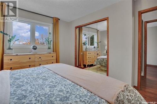 134 Silverwood Road, Saskatoon, SK - Indoor Photo Showing Bedroom