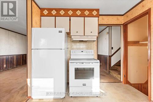 21 Hollandale Avenue, Quinte West, ON - Indoor Photo Showing Kitchen