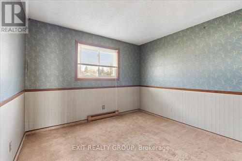 21 Hollandale Avenue, Quinte West, ON - Indoor Photo Showing Other Room