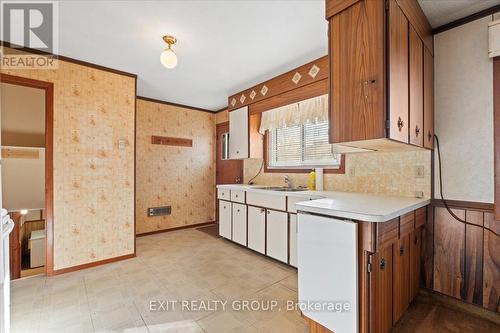 21 Hollandale Avenue, Quinte West, ON - Indoor Photo Showing Kitchen