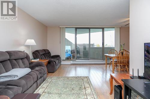 110 - 1103 Jalna Boulevard, London, ON - Indoor Photo Showing Living Room