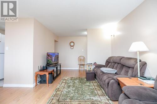 110 - 1103 Jalna Boulevard, London, ON - Indoor Photo Showing Living Room