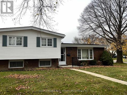 1 Dove Place, Chatham-Kent (Chatham), ON - Outdoor With Facade