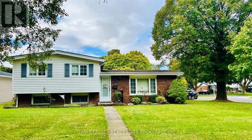 1 Dove Place, Chatham-Kent (Chatham), ON - Outdoor With Facade