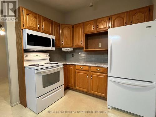 1 Dove Place, Chatham-Kent (Chatham), ON - Indoor Photo Showing Kitchen