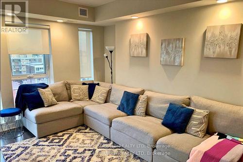 1307 - 40 Nepean Street, Ottawa, ON - Indoor Photo Showing Living Room