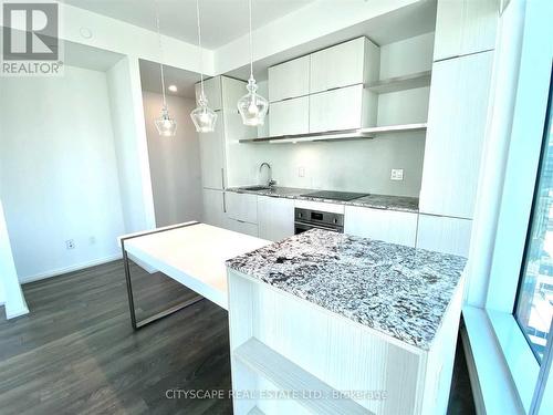 4202 - 197 Yonge Street, Toronto, ON - Indoor Photo Showing Kitchen With Upgraded Kitchen