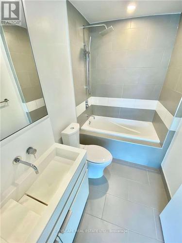 4202 - 197 Yonge Street, Toronto, ON - Indoor Photo Showing Bathroom