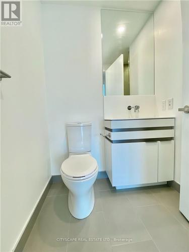 4202 - 197 Yonge Street, Toronto, ON - Indoor Photo Showing Bathroom