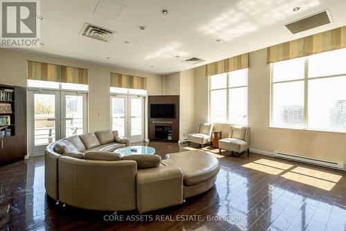 1706 - 25 The Esplanade, Toronto, ON - Indoor Photo Showing Living Room With Fireplace