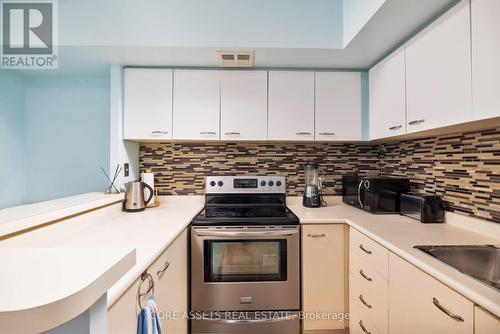 1706 - 25 The Esplanade, Toronto, ON - Indoor Photo Showing Kitchen