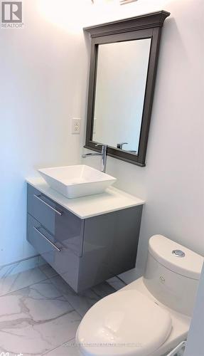 5204 - 12 York Street, Toronto, ON - Indoor Photo Showing Bathroom