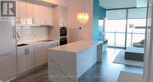 5204 - 12 York Street, Toronto, ON - Indoor Photo Showing Kitchen