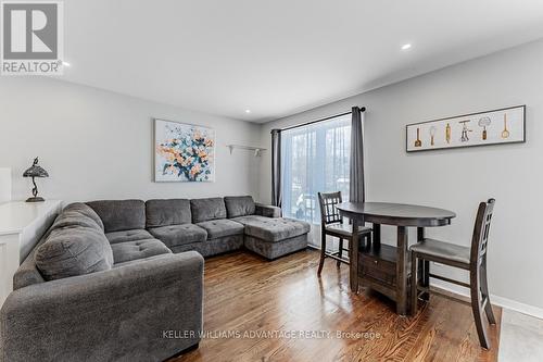 87 Merryfield Drive, Toronto, ON - Indoor Photo Showing Living Room