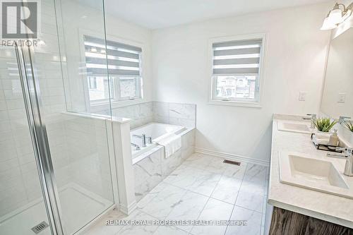 416 Coronation Road, Whitby, ON - Indoor Photo Showing Bathroom