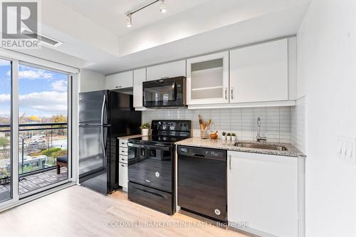 304 - 30 Meadowglen Place, Toronto, ON - Indoor Photo Showing Kitchen