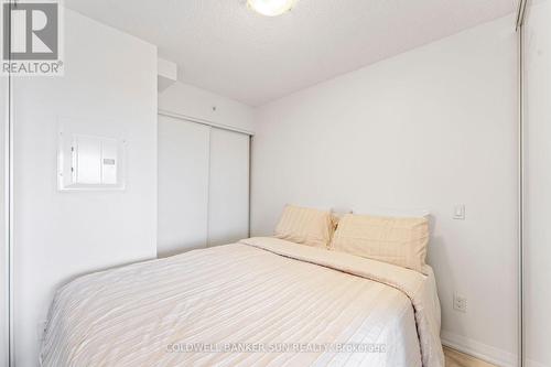 304 - 30 Meadowglen Place, Toronto, ON - Indoor Photo Showing Bedroom