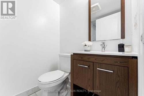 304 - 30 Meadowglen Place, Toronto, ON - Indoor Photo Showing Bathroom