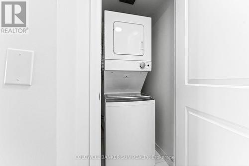 304 - 30 Meadowglen Place, Toronto, ON - Indoor Photo Showing Laundry Room