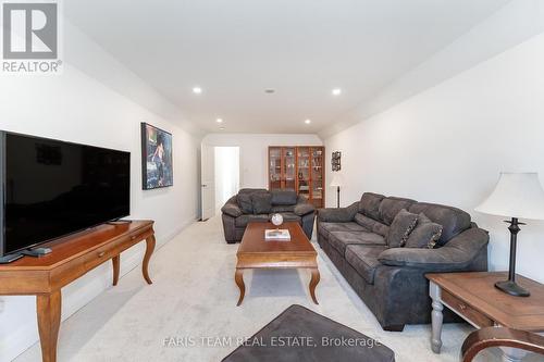 38 Magazine Street, Penetanguishene, ON - Indoor Photo Showing Living Room