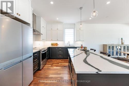 38 Magazine Street, Penetanguishene, ON - Indoor Photo Showing Kitchen With Upgraded Kitchen