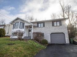 75 Oakhill Drive  Lower Sackville, NS B4C 4A9