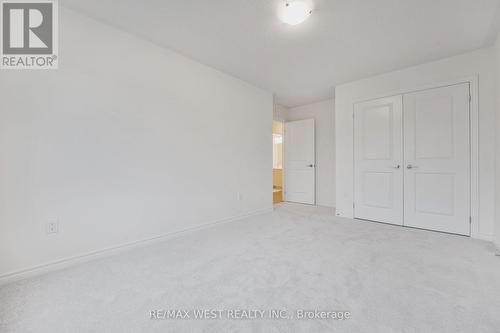 11 Gemini Drive, Barrie, ON - Indoor Photo Showing Other Room