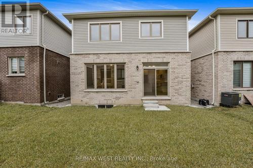 11 Gemini Drive, Barrie, ON - Outdoor