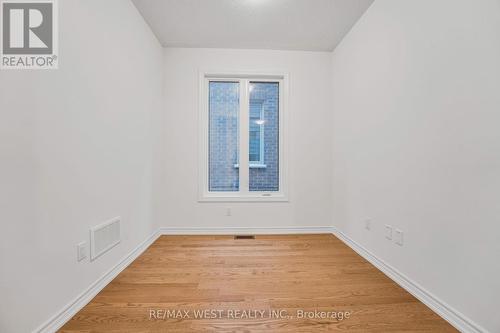 11 Gemini Drive, Barrie, ON - Indoor Photo Showing Other Room