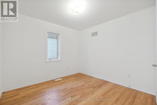 41 Durham Avenue, Barrie, ON - Indoor Photo Showing Other Room