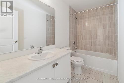 41 Durham Avenue, Barrie, ON - Indoor Photo Showing Bathroom