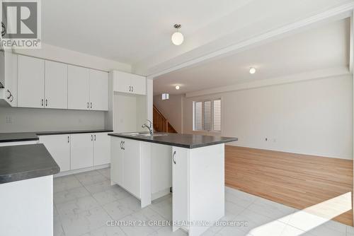 41 Durham Avenue, Barrie, ON - Indoor Photo Showing Kitchen