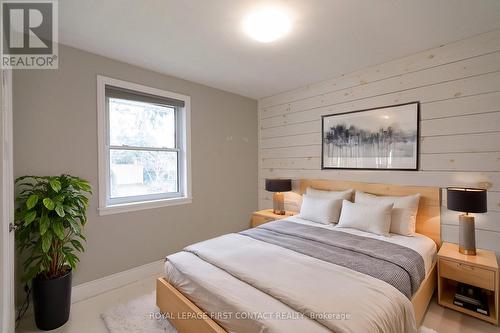 205 Wellington Street E, Barrie, ON - Indoor Photo Showing Bedroom