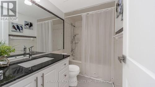 1011 - 18 Knightsbridge Road, Brampton, ON - Indoor Photo Showing Bathroom