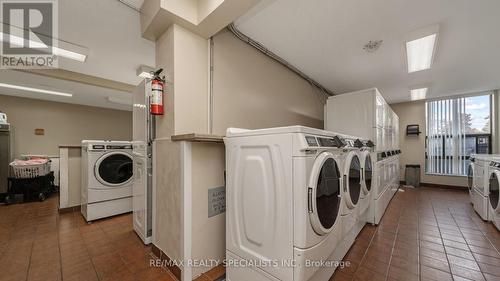 1011 - 18 Knightsbridge Road, Brampton, ON - Indoor Photo Showing Laundry Room