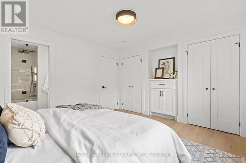 332 Swinburne Road, Burlington, ON - Indoor Photo Showing Bedroom