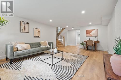 332 Swinburne Road, Burlington, ON - Indoor Photo Showing Living Room