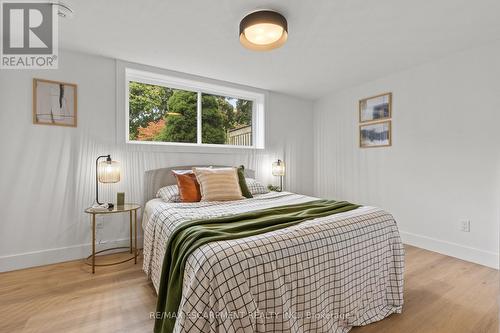 332 Swinburne Road, Burlington, ON - Indoor Photo Showing Bedroom