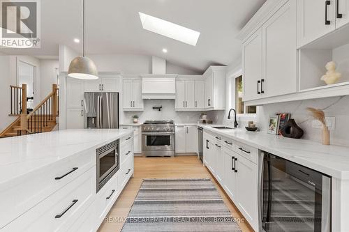 332 Swinburne Road, Burlington, ON - Indoor Photo Showing Kitchen With Stainless Steel Kitchen With Upgraded Kitchen